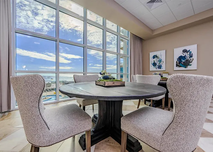 Phoenix Gulf Towers 1105